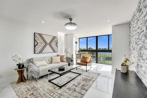 $2,000 | 8900 Washington Street, Unit 416, Pembroke Pines, FL 33025