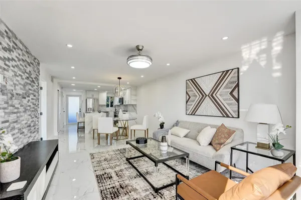 $2,000 | 8900 Washington Street, Unit 416, Pembroke Pines, FL 33025