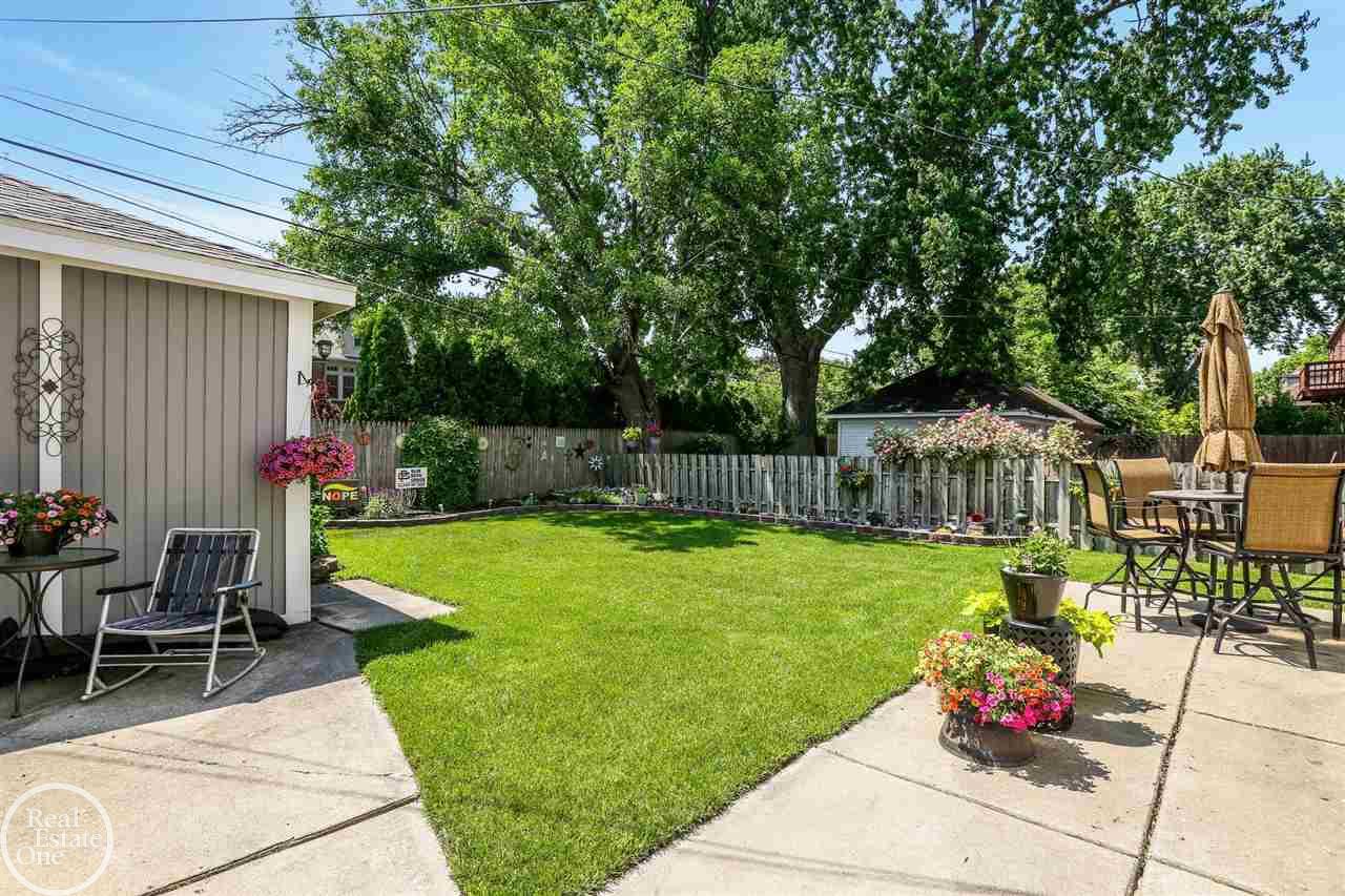 1223 Bishop Road Grosse Pointe Park, MI 48230 - Photo 31 of 35