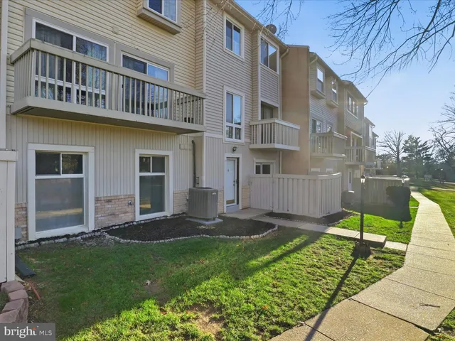 $2,185 | 7914 Bentley Village Drive, Unit 13C, Springfield, VA 22152