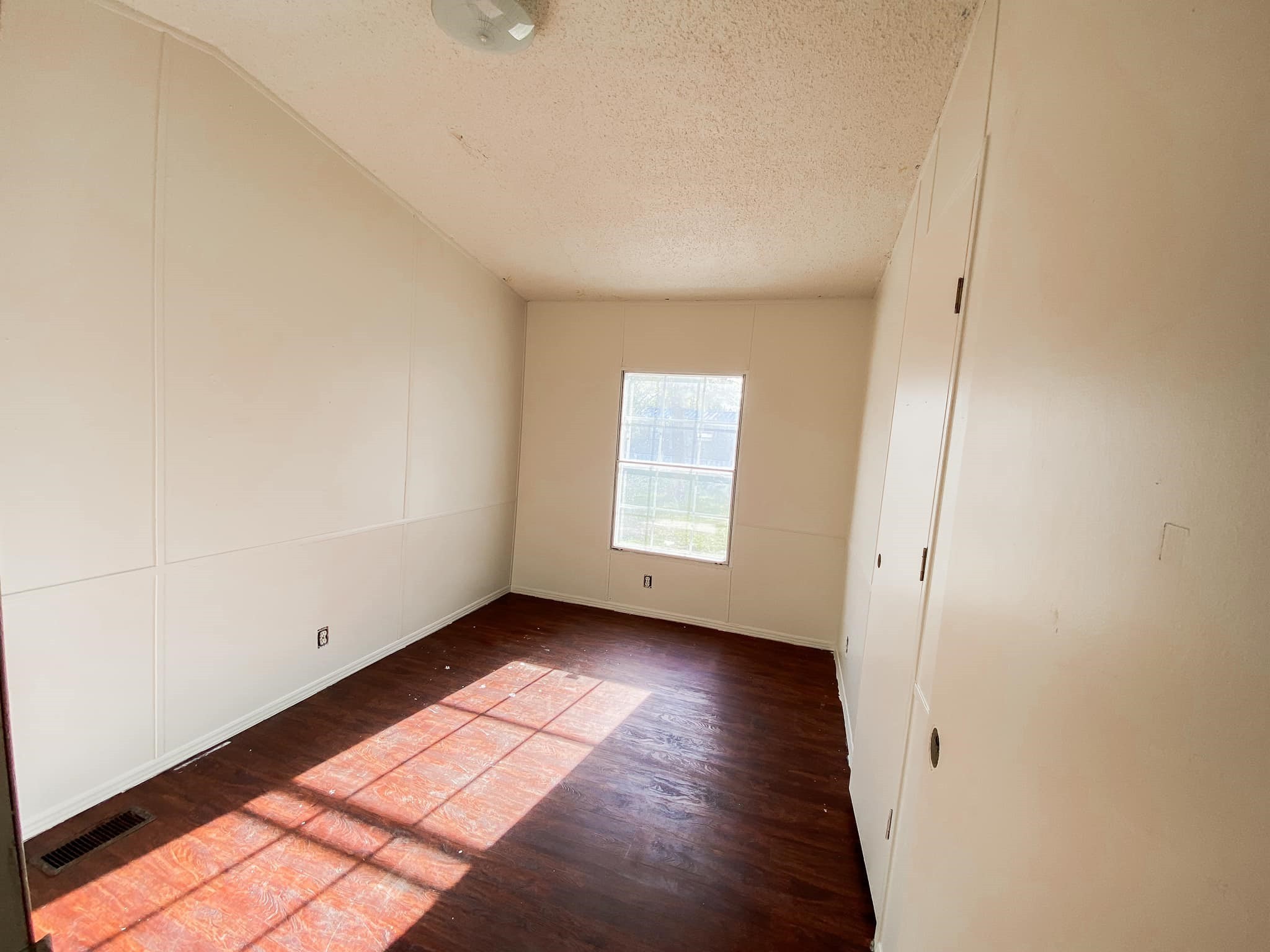 2294 Farm To Market 980, Unit C Huntsville, TX 77320 - Photo 5 of 8 3rd bed room
