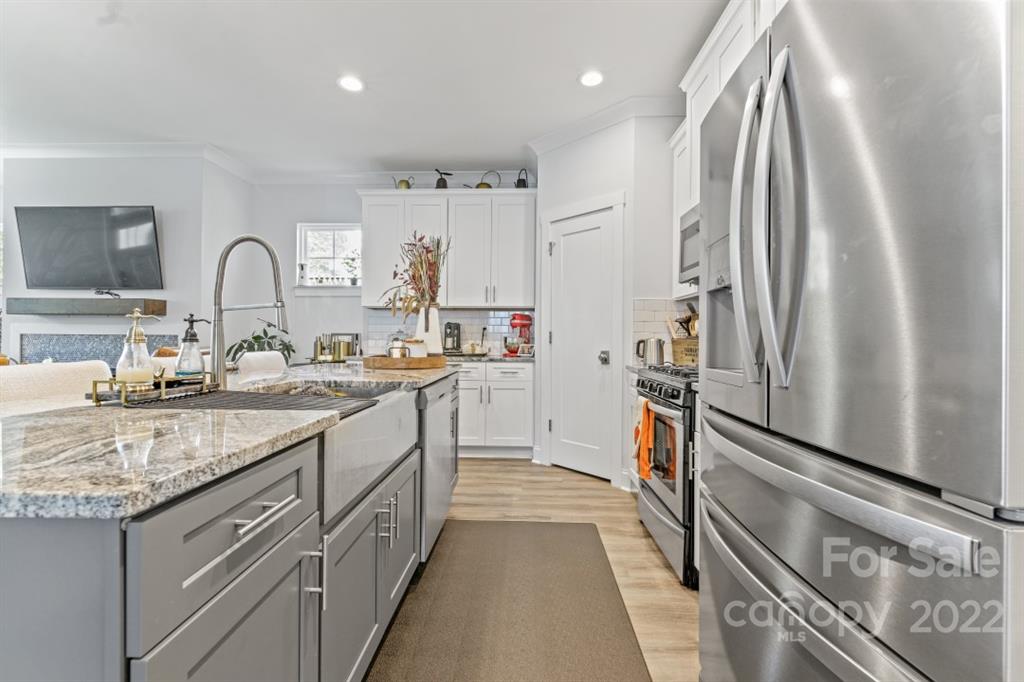 2845 Mayflower Road Charlotte, NC 28208 - Photo 12 of 48 Gallery Image 12