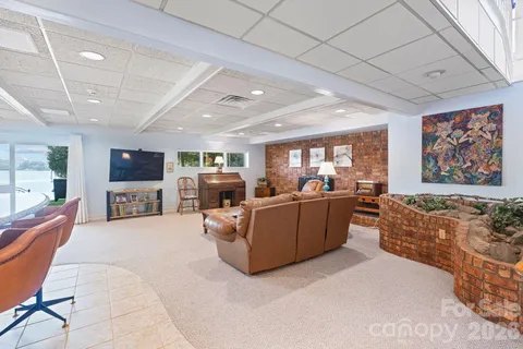 $1,299,900 | 6296 Southlake Drive, Hickory, NC 28601