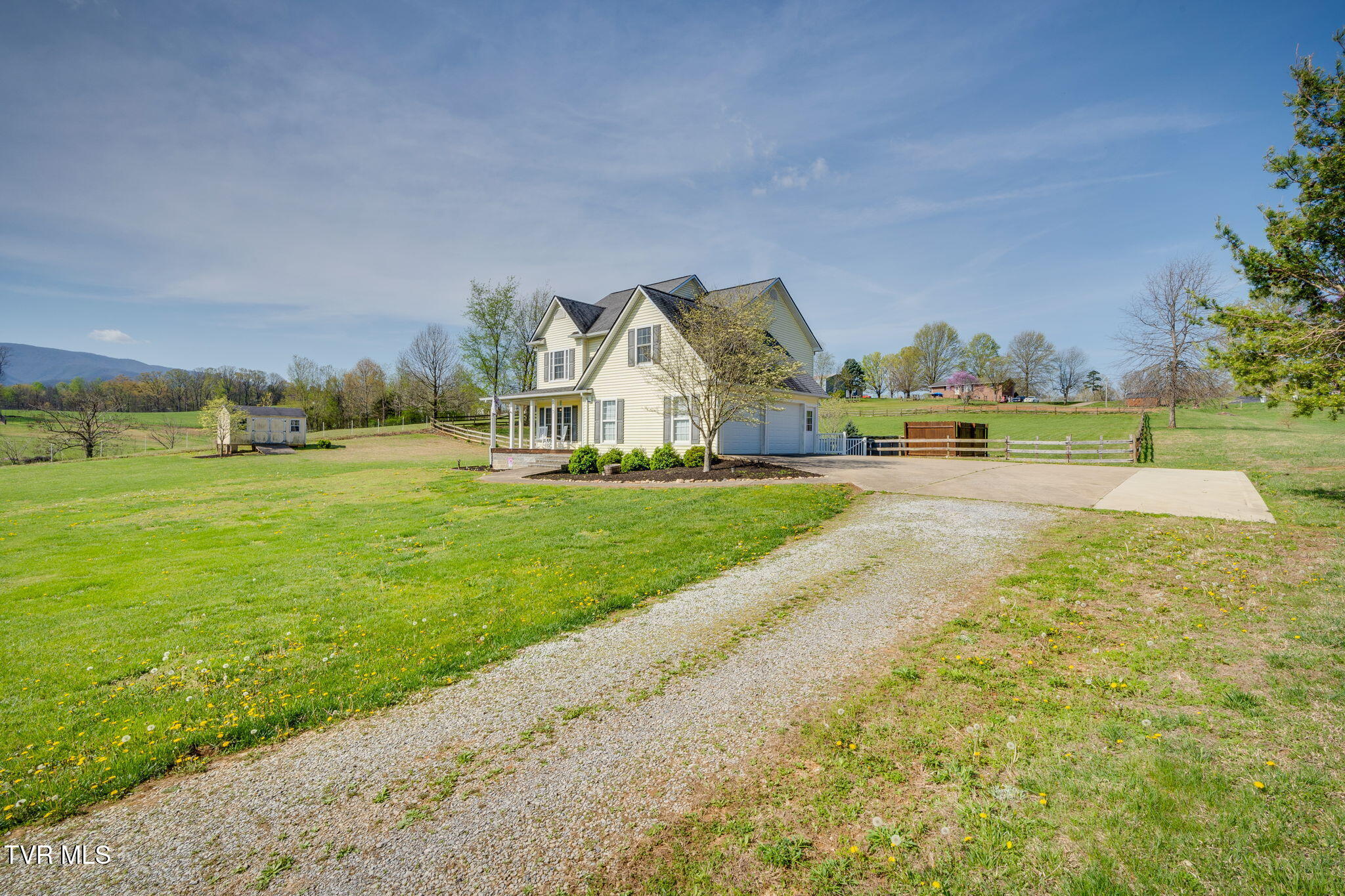 273 Dunbar Road Chuckey, TN 37641 - Photo 1 of 53 003
