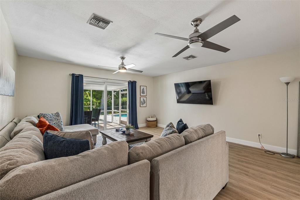 3282 Honeysuckle Road Largo, FL 33770 - Photo 36 of 92