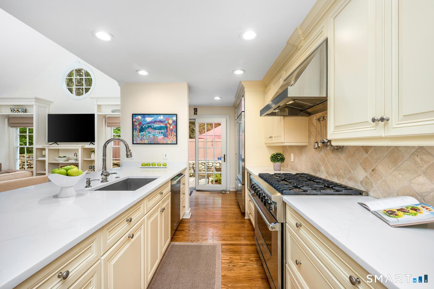3 Rocaton Road Darien, CT 06820 - Photo 10 of 36