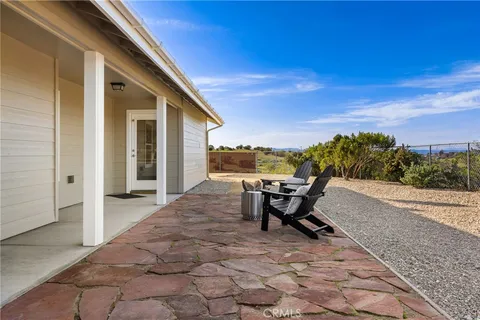 $825,000 | 5995 Black Tail Place, Paso Robles, CA 93446