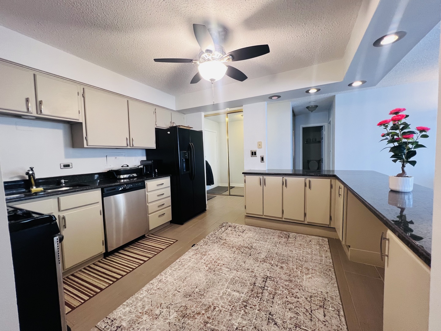 8809 Golf Road, Unit 7H Niles, IL 60714 - Photo 16 of 23 Gallery Image 16