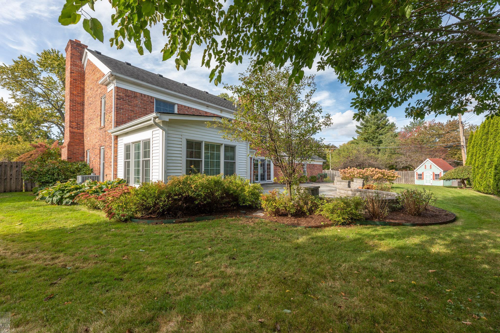 592 Thorntree Road Grosse Pointe, MI 48236 - Photo 41 of 53 50124730-40.JPG
