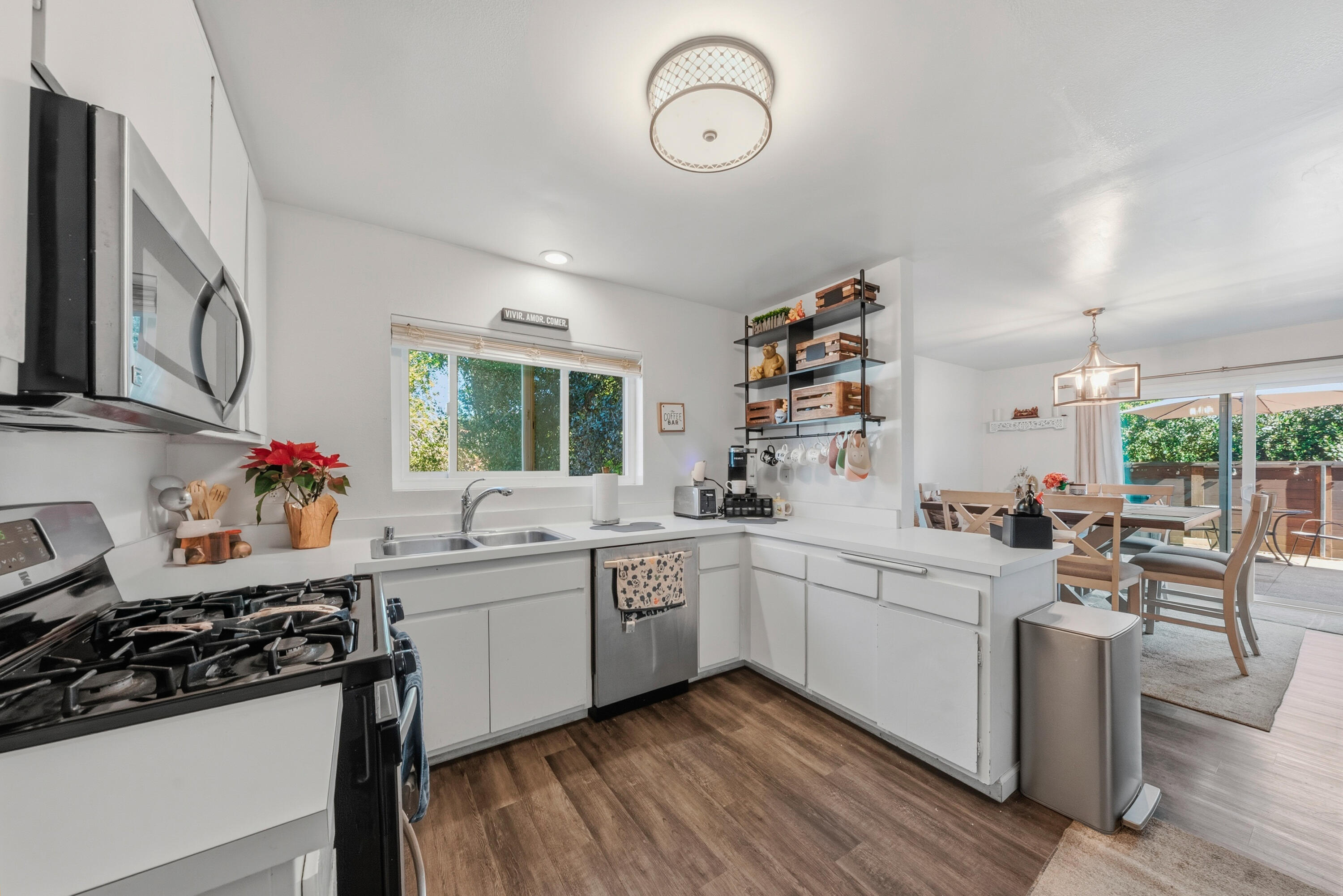 5088 Rhoads Avenue, Unit D Santa Barbara, CA 93111 - Photo 16 of 36 5088 Rhoades SB-36