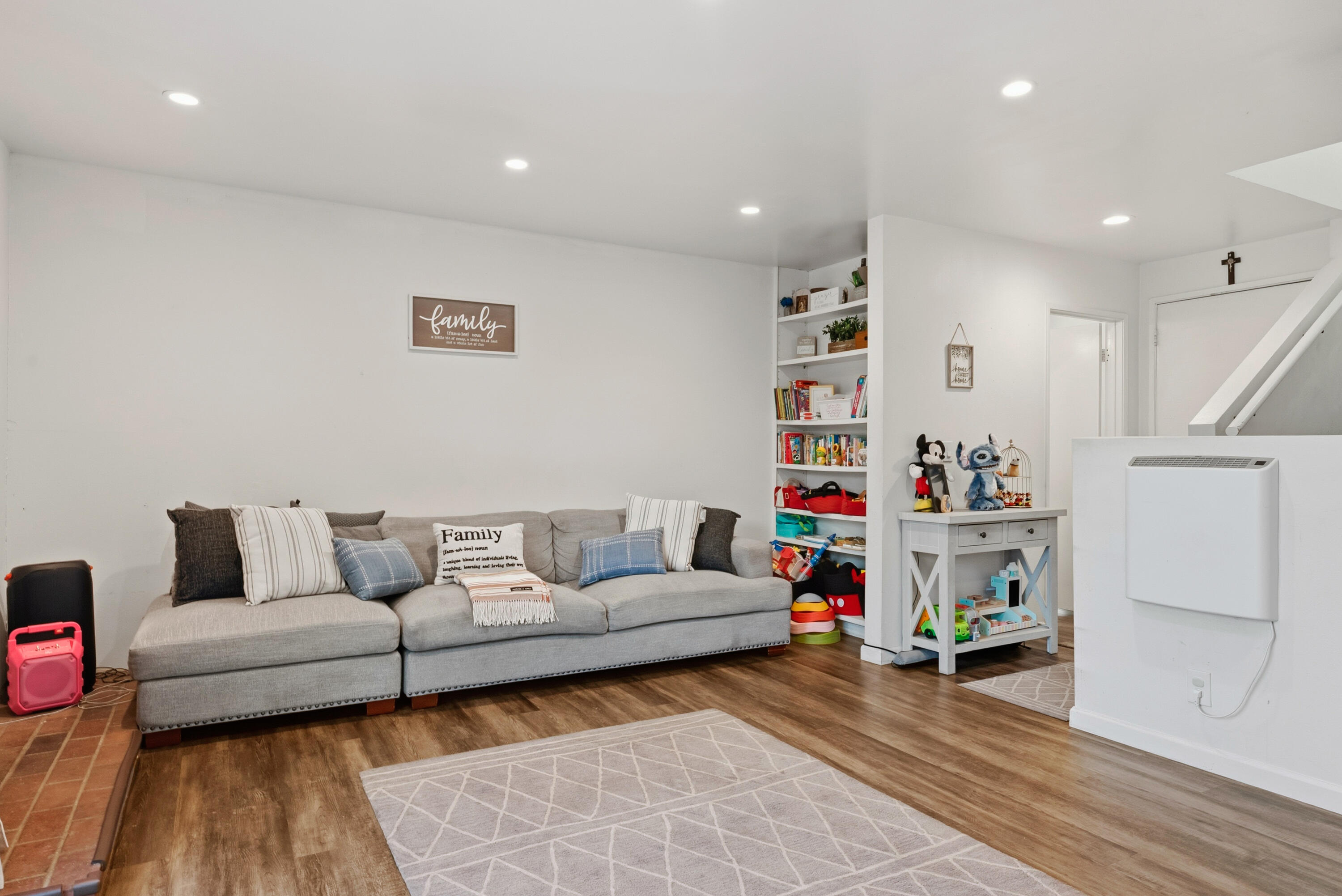 5088 Rhoads Avenue, Unit D Santa Barbara, CA 93111 - Photo 5 of 36 5088 Rhoades SB-23