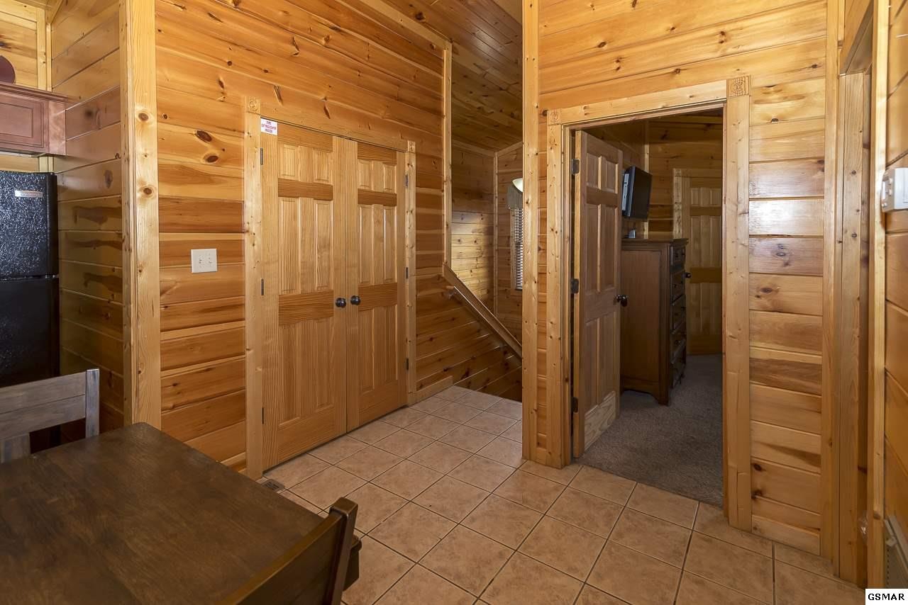 812 Resort Way, Unit ROCKYTOP Gatlinburg, TN 37738 - Photo 12 of 29 Gallery Image 12