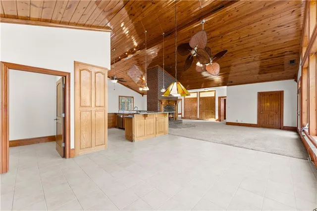 $1,150,000 | 287 Spring Branch Circle, Toccoa, GA 30577