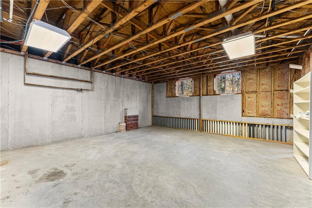 287 Spring Branch Circle Toccoa, GA 30577 - Photo 41 of 75 a view of an empty room with a garage