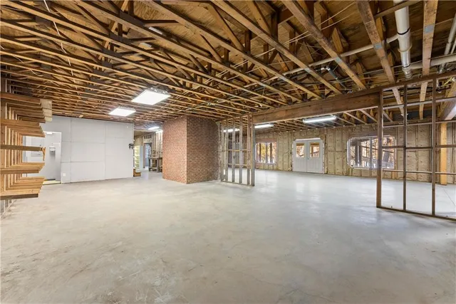 $1,150,000 | 287 Spring Branch Circle, Toccoa, GA 30577