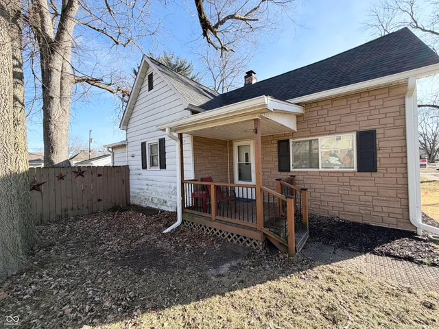 $114,900 | 702 South 5th Street, Clinton, IN 47842