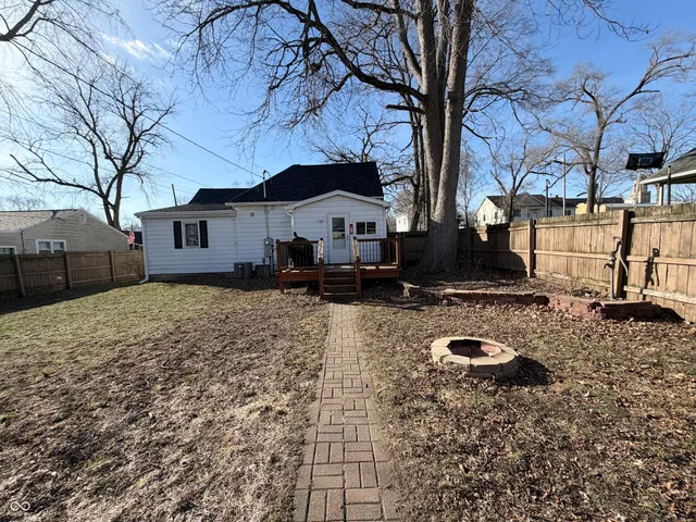 $114,900 | 702 South 5th Street, Clinton, IN 47842