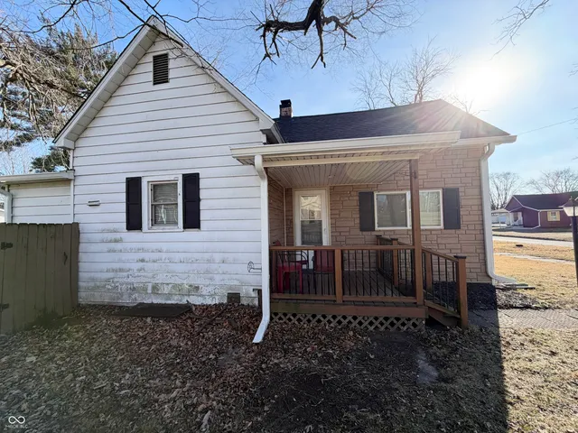 $114,900 | 702 South 5th Street, Clinton, IN 47842