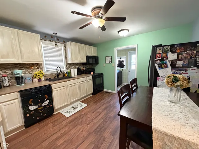 $114,900 | 702 South 5th Street, Clinton, IN 47842