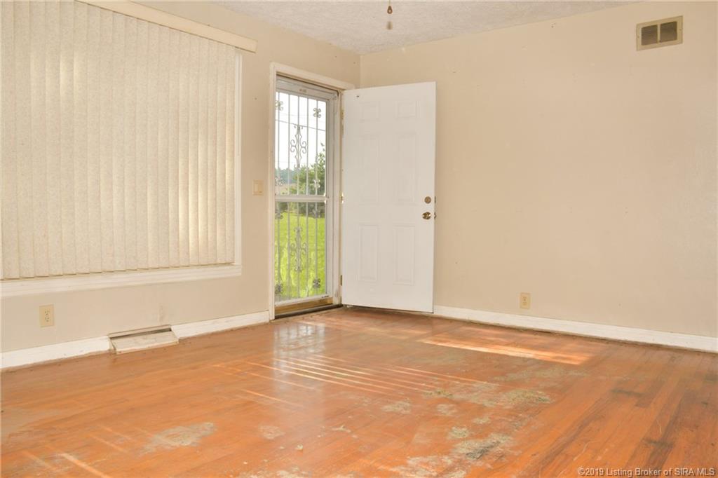 4618 Grant Line Road New Albany, IN 47150 - Photo 3 of 30 Gallery Image 3
