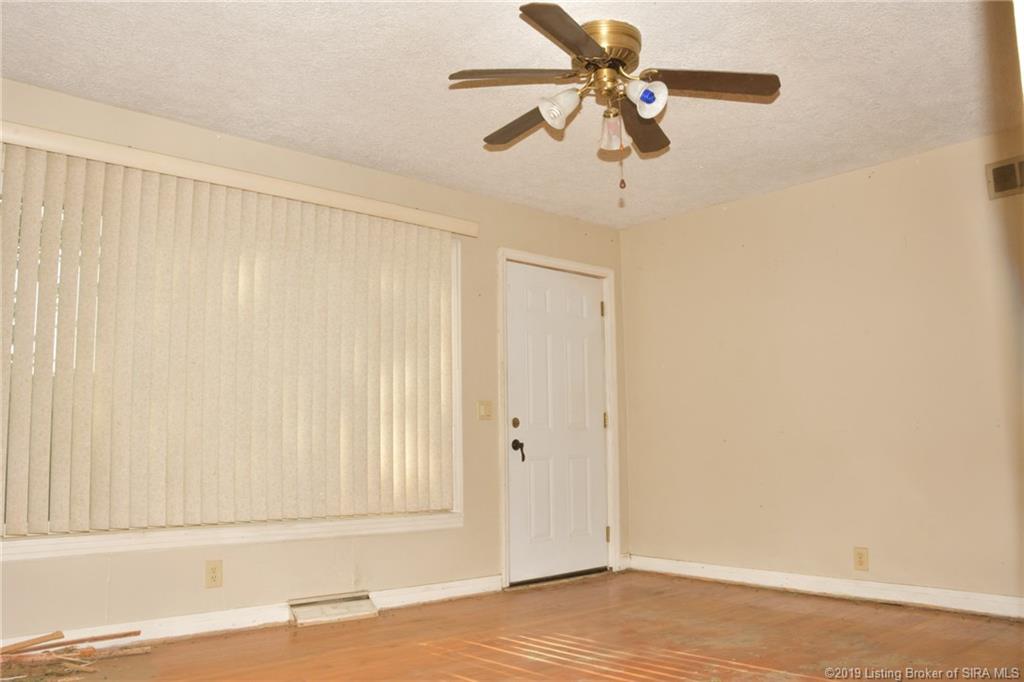 4618 Grant Line Road New Albany, IN 47150 - Photo 4 of 30 Gallery Image 4