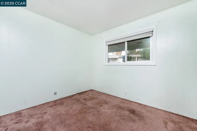 a view of back yard of the house