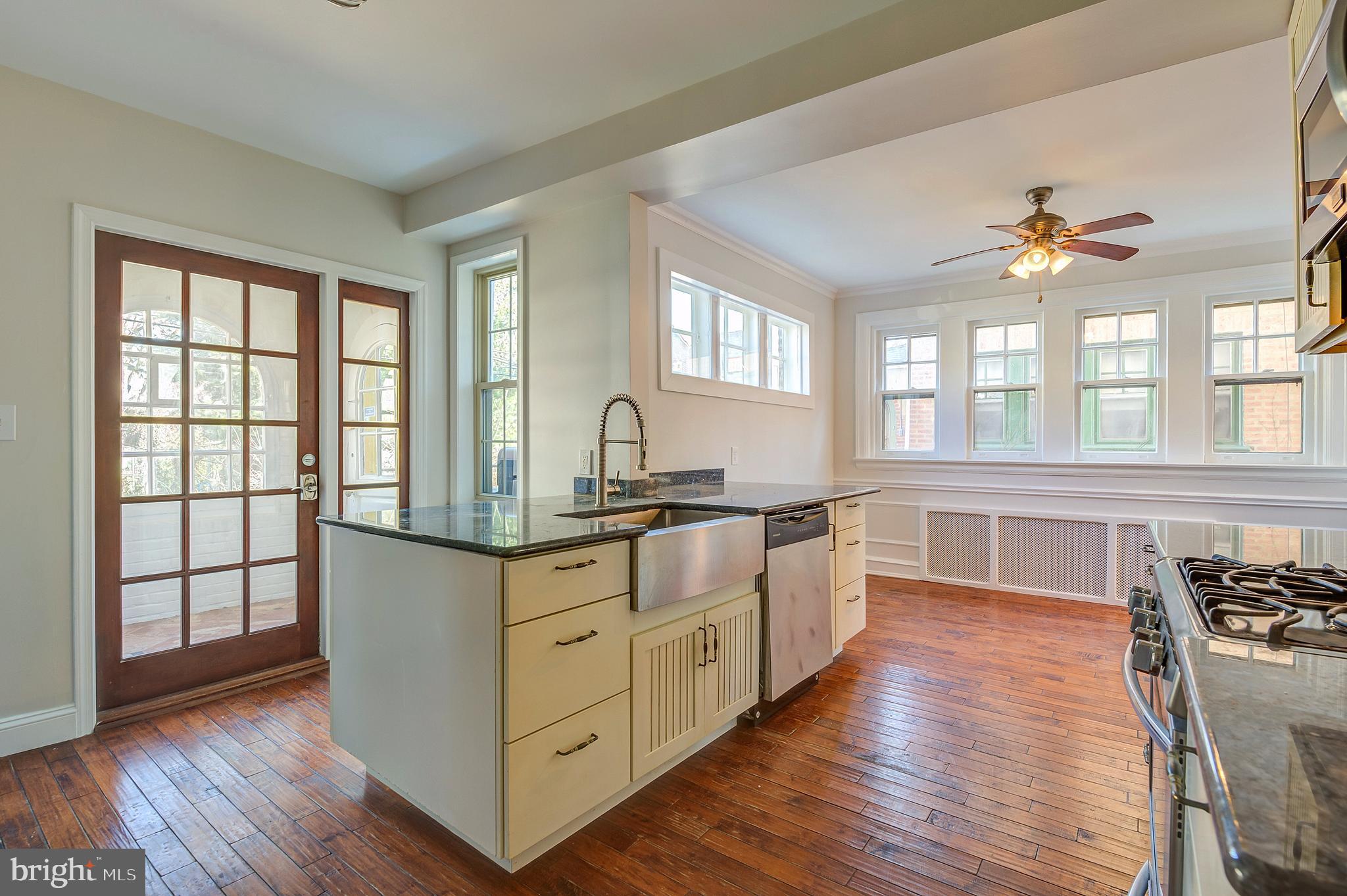 4611 Osage Avenue Philadelphia, PA 19143 - Photo 8 of 34