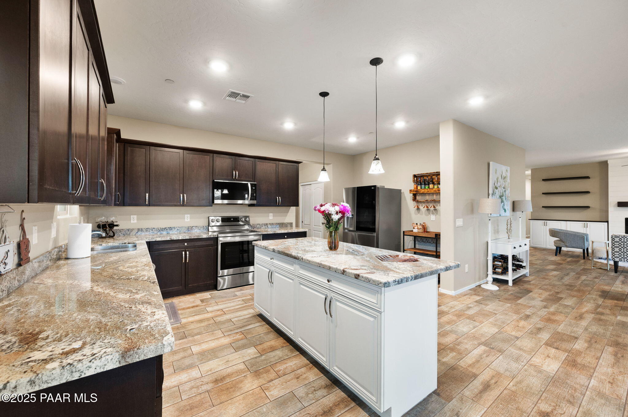 15720 East Broken Bit Road Mayer, AZ 86333 - Photo 11 of 54 13-Kitchen