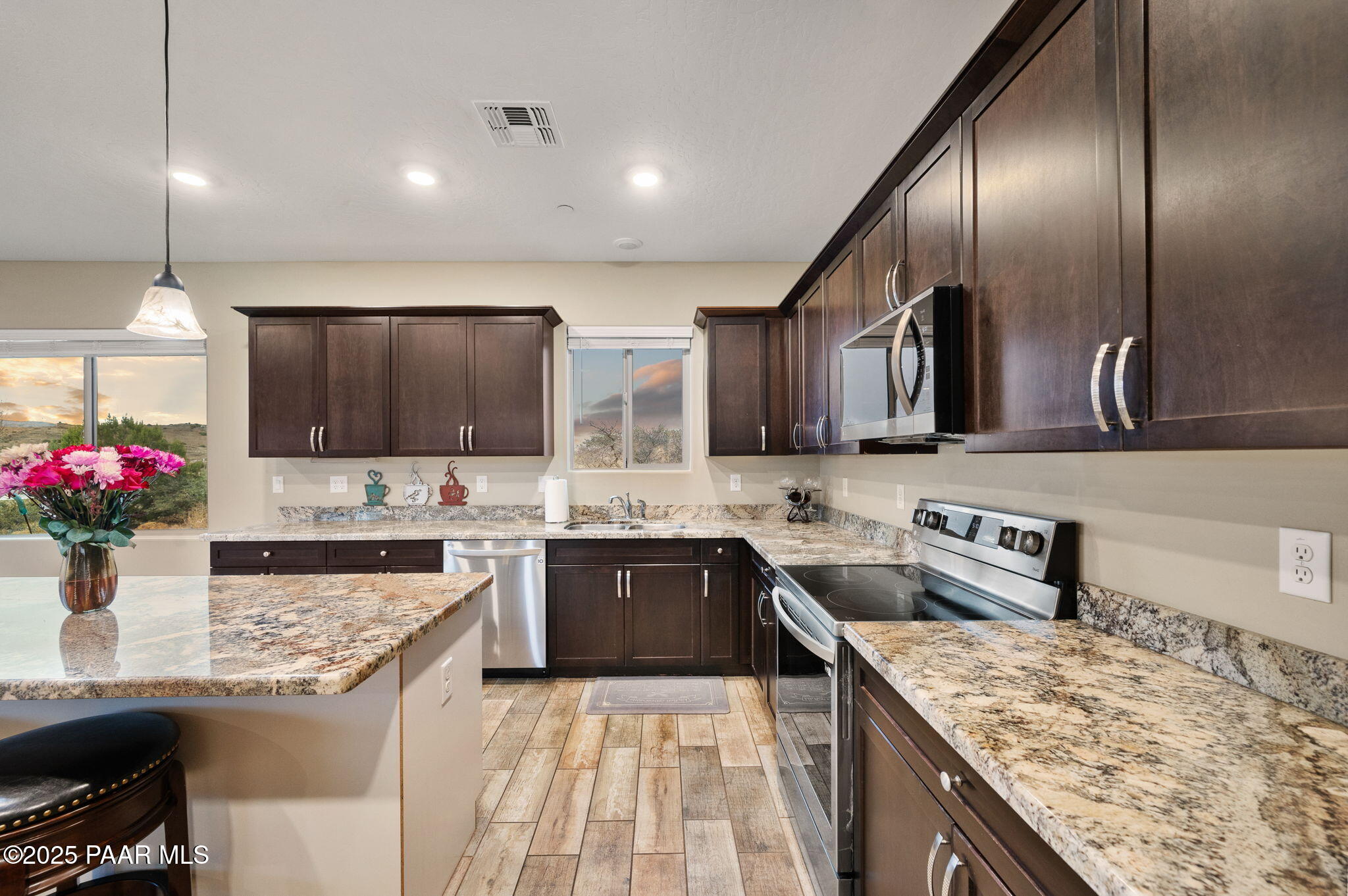 15720 East Broken Bit Road Mayer, AZ 86333 - Photo 14 of 54 16-Kitchen (4)