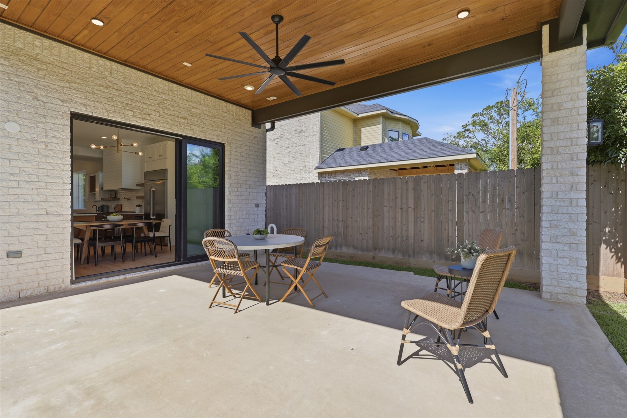 8021 Turquoise Lane Houston, TX 77055 - Photo 41 of 46 Covered patio