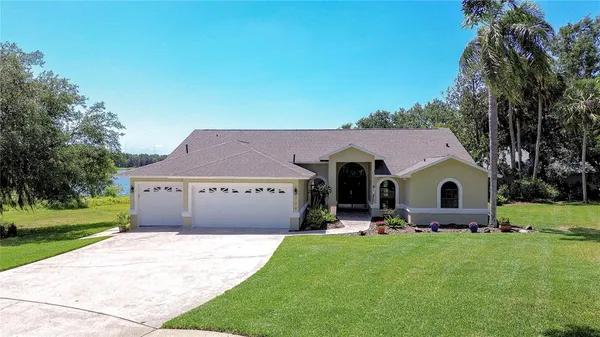 $575,000 | 709 Sportsman Park Drive, Seffner, FL 33584