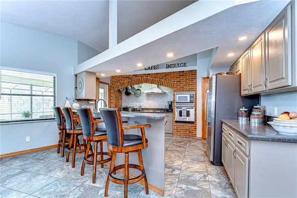 $575,000 | 709 Sportsman Park Drive, Seffner, FL 33584