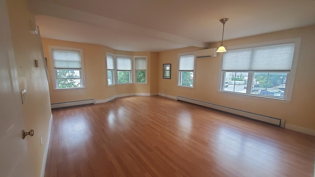89 Harrison Street Worcester, MA 01604 - Photo 11 of 35 Gallery Image 11