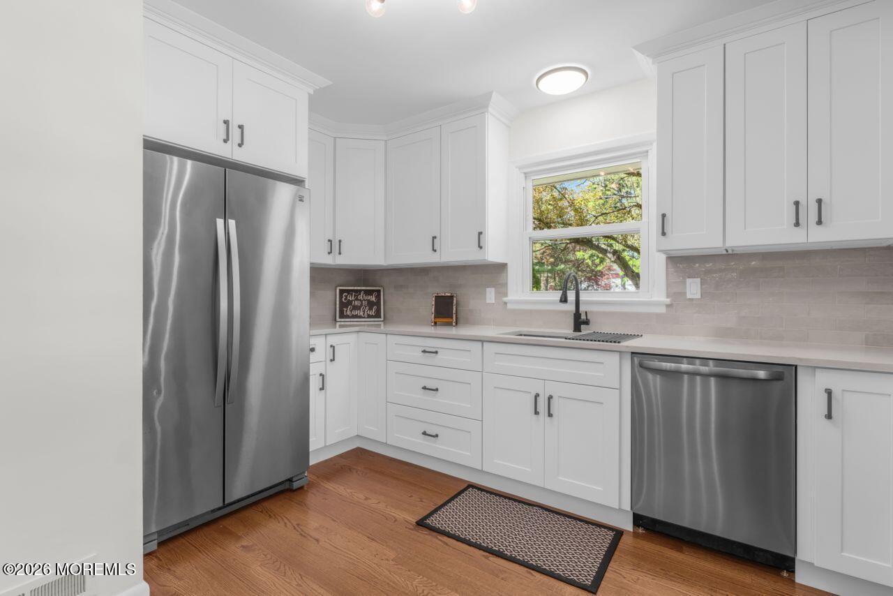 463 Newman Springs Road Lincroft, NJ 07738 - Photo 6 of 39 Brand New Stainless Steel Appliances