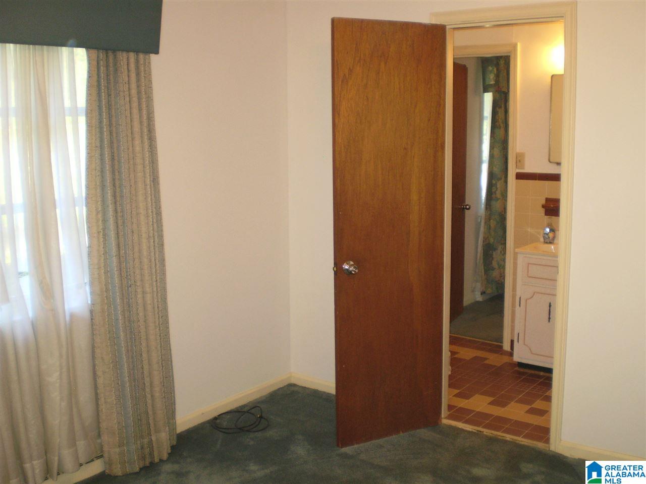 208 26th Avenue Northeast Center Point, AL 35215 - Photo 27 of 50