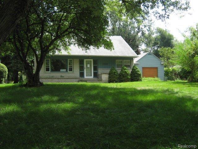 2385 Rutherford Road Bloomfield Hills, MI 48302 - Photo 1 of 13 front