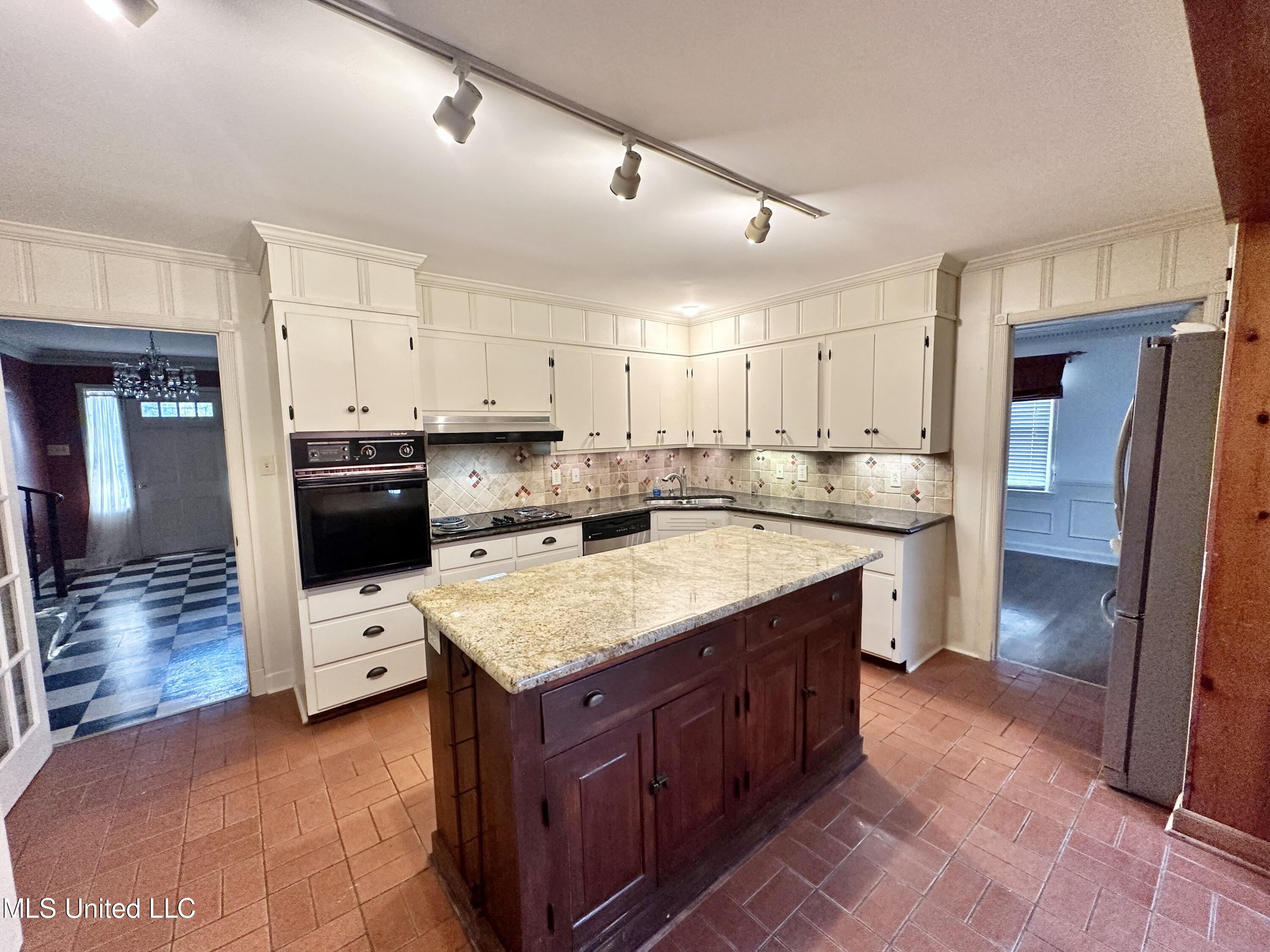 8778 Millbranch Road Southaven, MS 38671 - Photo 8 of 34 26CB5E59-1971-4D84-B219-B408D8D68AF4