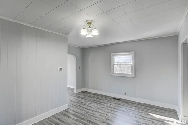 $189,900 | 415 South Washington Street, Taylorville, IL 62568