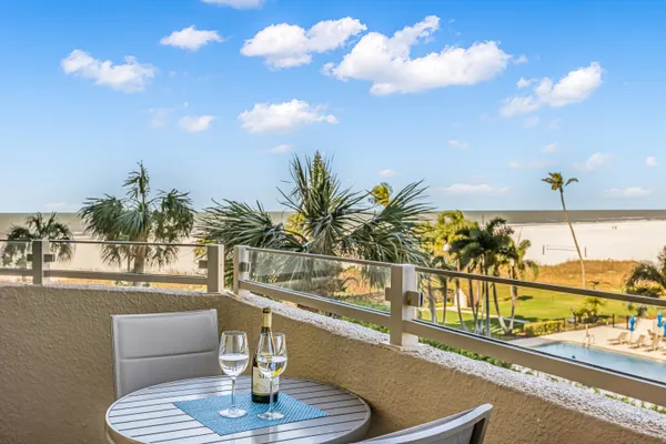 $995,000 | 176 South Collier Boulevard, Unit 406, Marco Island, FL 34145