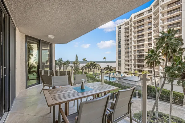 $995,000 | 176 South Collier Boulevard, Unit 406, Marco Island, FL 34145