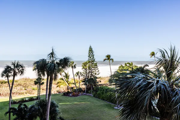 $995,000 | 176 South Collier Boulevard, Unit 406, Marco Island, FL 34145