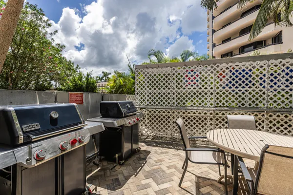 $995,000 | 176 South Collier Boulevard, Unit 406, Marco Island, FL 34145