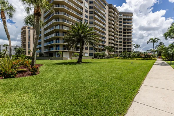 $995,000 | 176 South Collier Boulevard, Unit 406, Marco Island, FL 34145