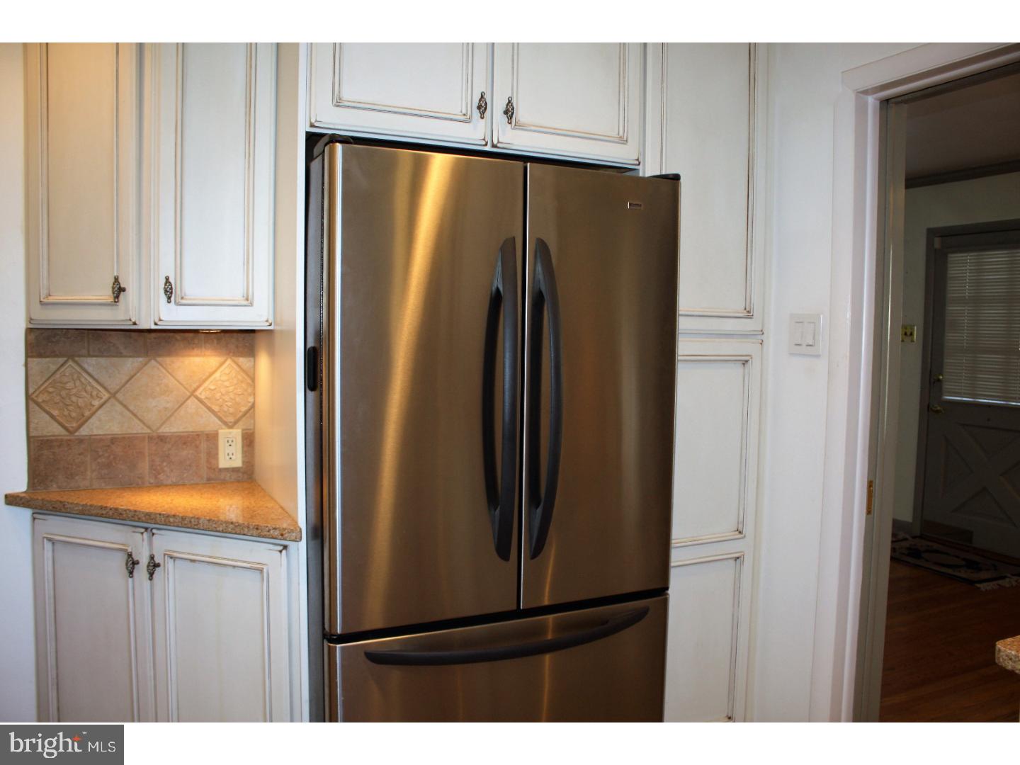 122 Hilltop Road Philadelphia, PA 19118 - Photo 12 of 25 Kitchen