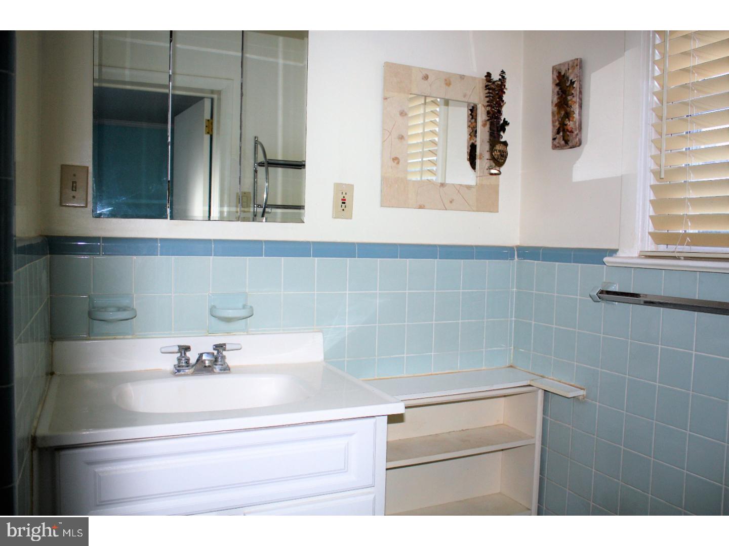122 Hilltop Road Philadelphia, PA 19118 - Photo 14 of 25 Master Bathroom