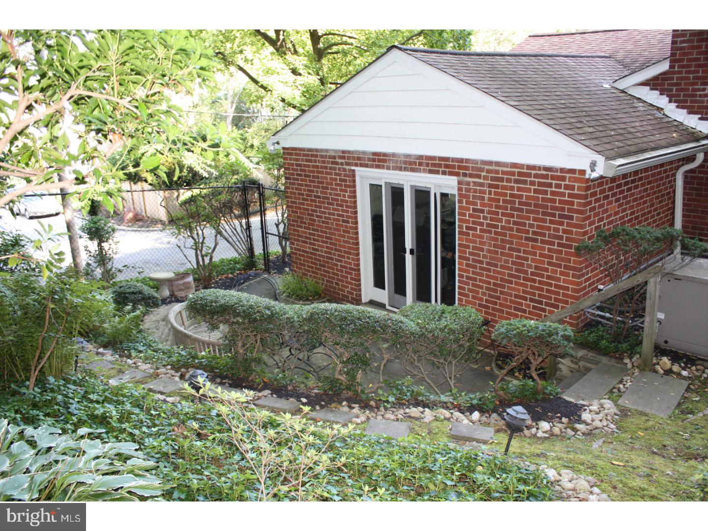 122 Hilltop Road Philadelphia, PA 19118 - Photo 21 of 25 Exterior Side