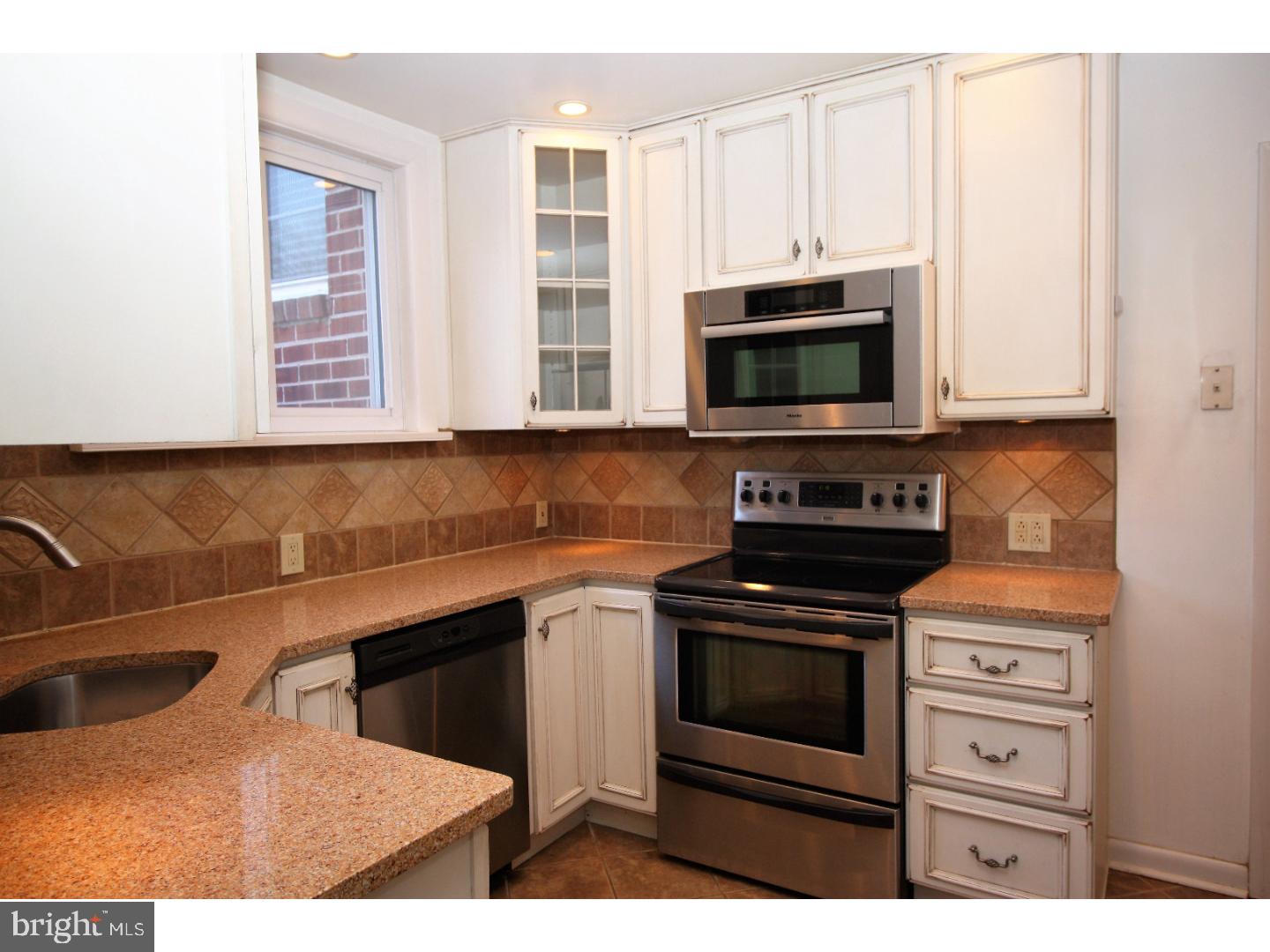 122 Hilltop Road Philadelphia, PA 19118 - Photo 10 of 25 Kitchen