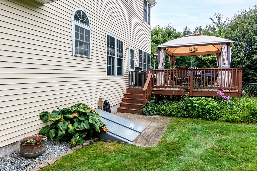 19 Audubon Lane Coventry, RI 02831 - Photo 31 of 36