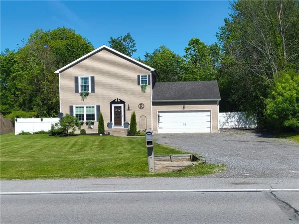 $349,999 | 4553 Lower River Road, Lewiston, NY 14092