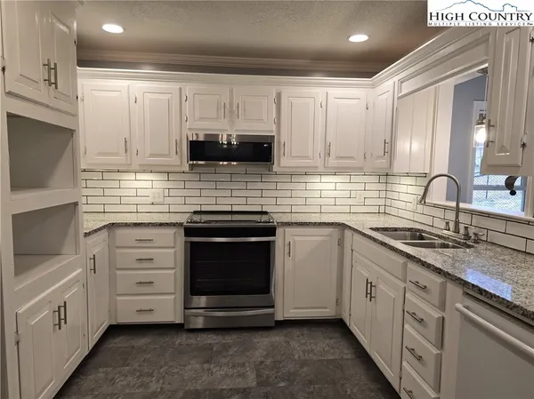 $399,000 | 133 Brandiwood Estate Drive, West Jefferson, NC 28694